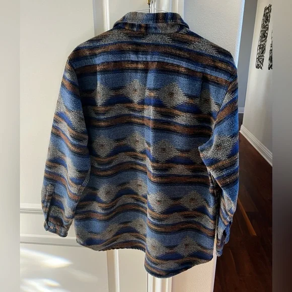 CLEARANCE Men’s L Guide Gear Blue & Gray Aztec Print Button Down Shirt Jacket - Picture 7 of 10